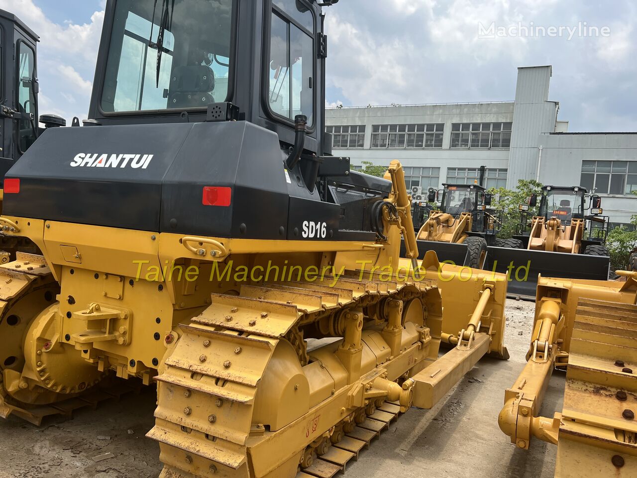 bulldozer Shantui SD16