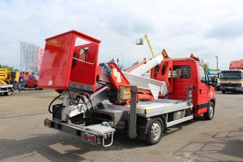 camion nacelle IVECO Daily