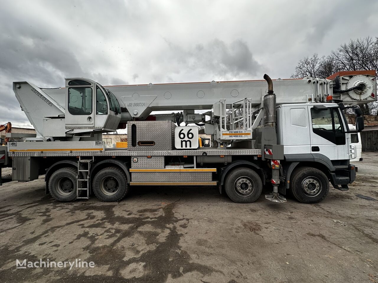 camion nacelle IVECO Magirus