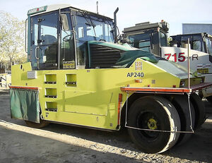 compacteur à pneus Ammann AP 240