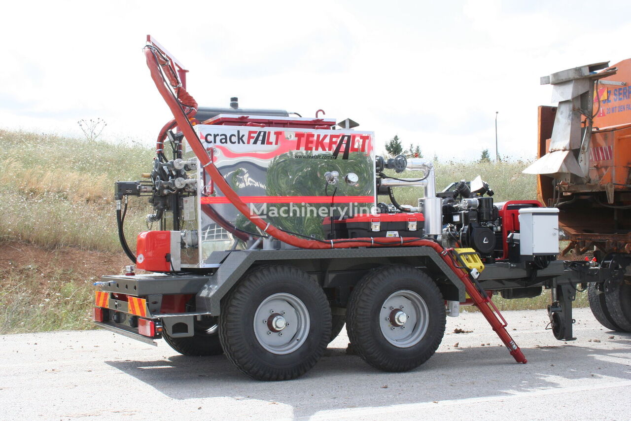 machine pour scellement de fissures Tekfalt NEW crackFALT Crack Repair Compound Boiler neuve