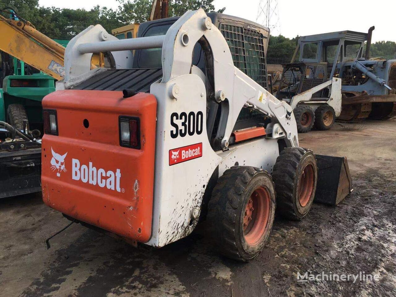 mini-chargeuse Bobcat S series 300