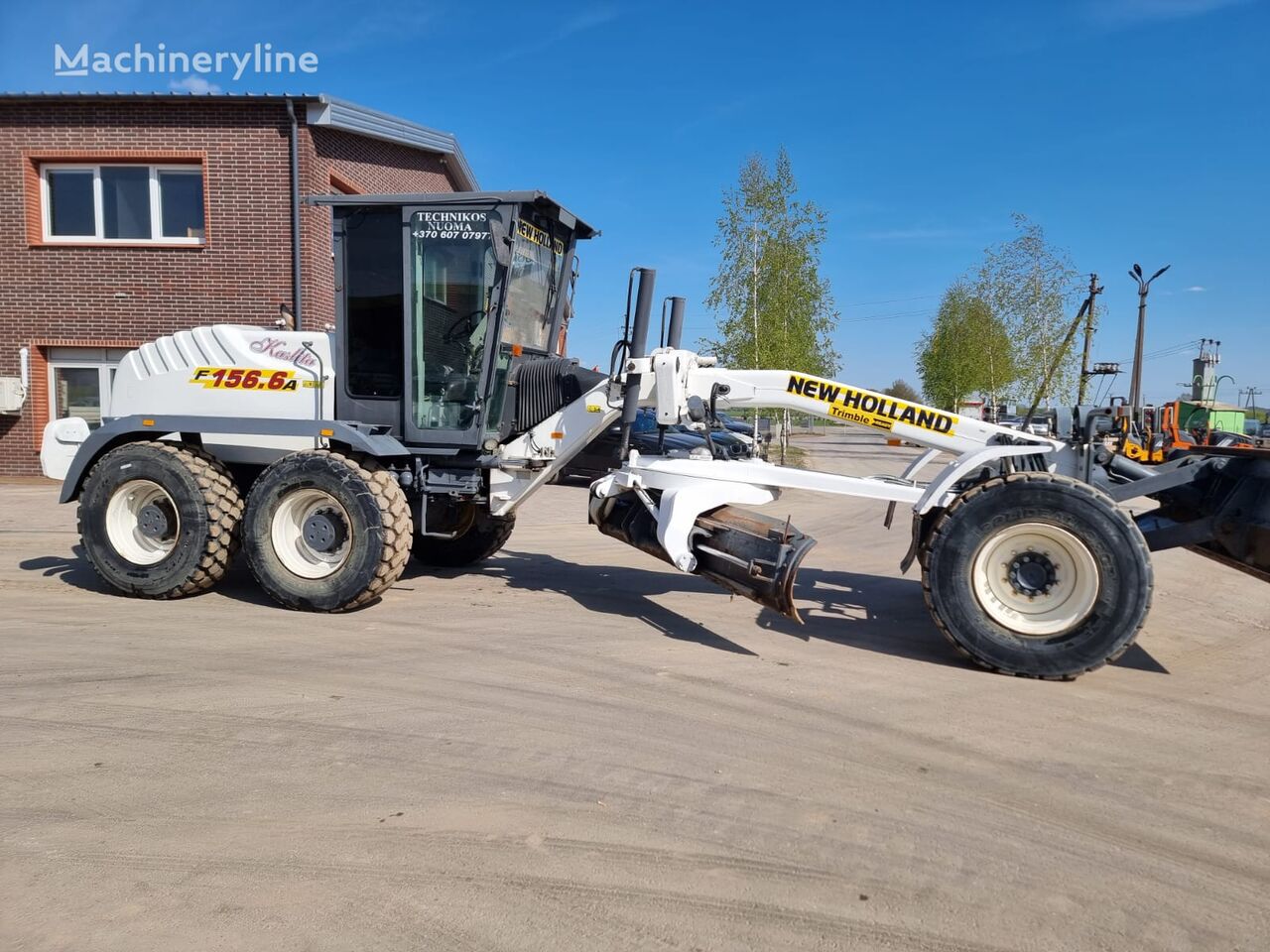 niveleuse New Holland F156  6x6