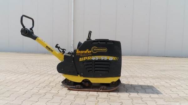 Plaque Vibrante Bomag 400 kg BRP45/55 pour chantier - Vente et location de  Plaque Vibrante