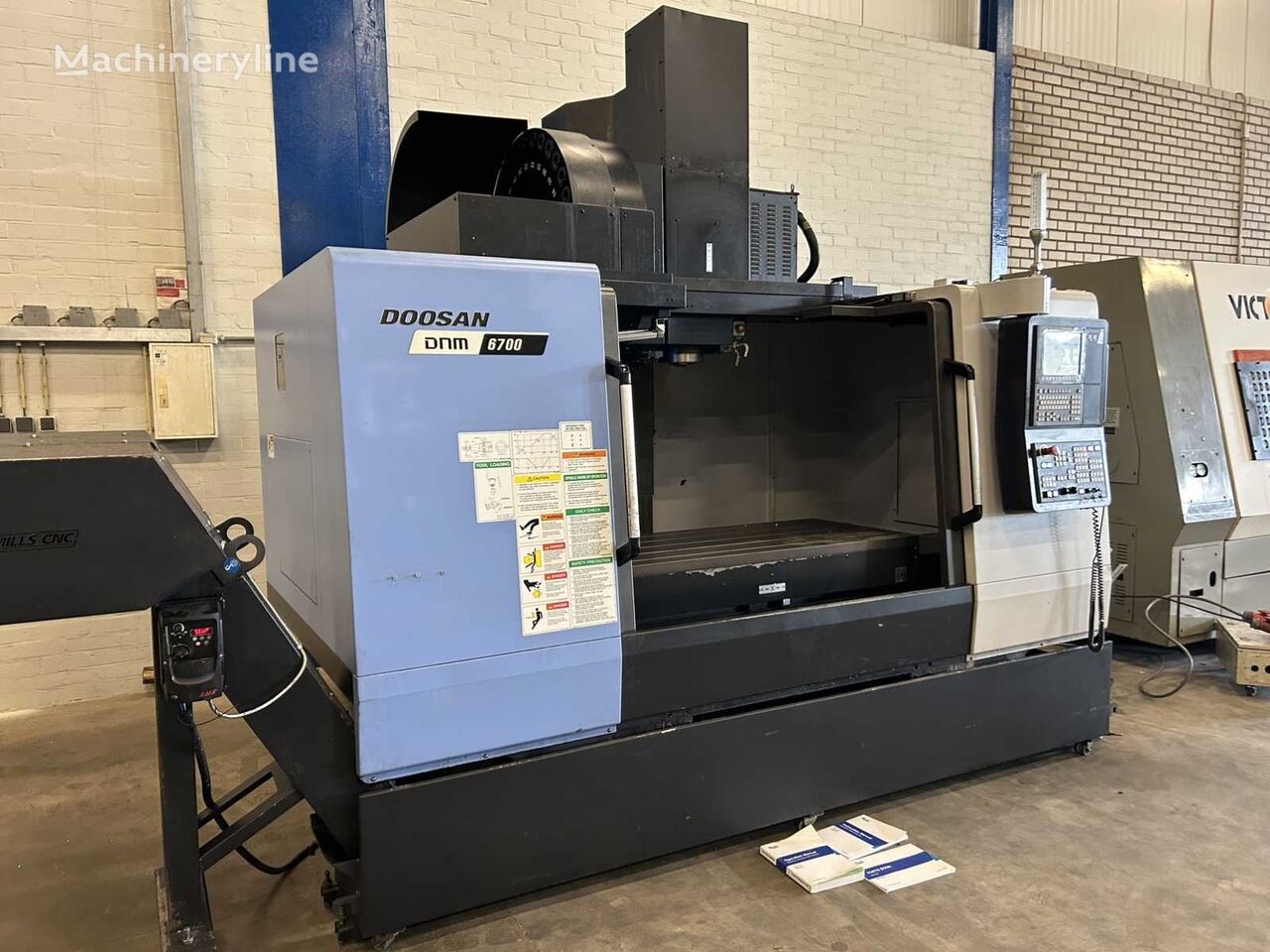 centre d'usinage Doosan DNM 6700